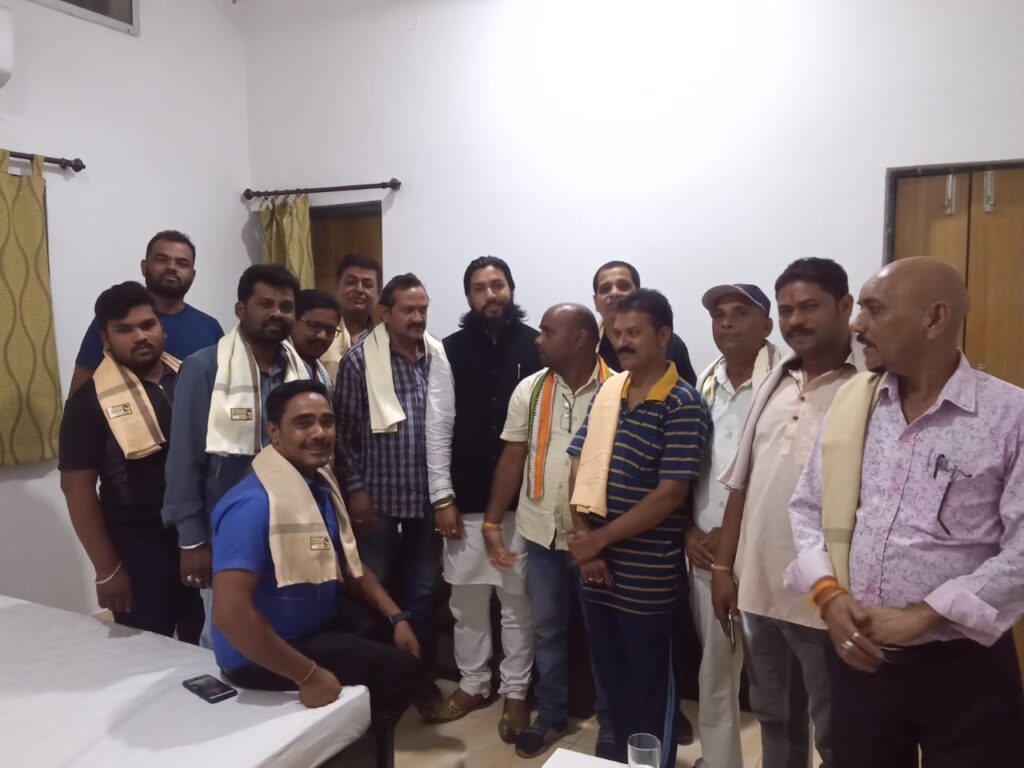 Tilda Navara Press Club की हुए बैठक, गुरु खुशवंत साहेब ने किया पत्रकारों का सम्मान