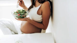 health news- Pregnant Women- प्रेग्नेंट महिलाएं कैसे रखे अपना ख्याल खास कर बरसाती के मौसम में , जाने क्या खाएं क्या न खाएं