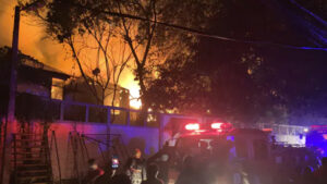 SriLanka : राष्ट्रपति भवन में घुसी भीड़, प्रधानमंत्री का निजी घर जलाया, इस्तीफे का ऐलान