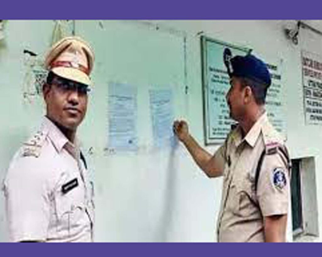 Zee News के दफ्तर के बाहर रायपुर पुलिस ने चिपकाया नोटिस