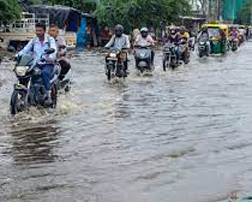 Rain Storm : गुजरात, महाराष्ट्र, MP में बारिश का कहर, बचाए गए 9 हजार लोग; 100 से ज्यादा की गई जान