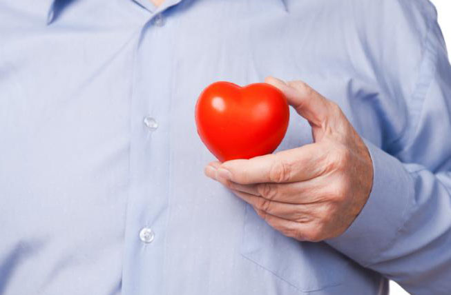  4 वजहों से बढ़ता है Heart Attack का रिस्क, खतरे की घंटी को आज ही पहचान लें