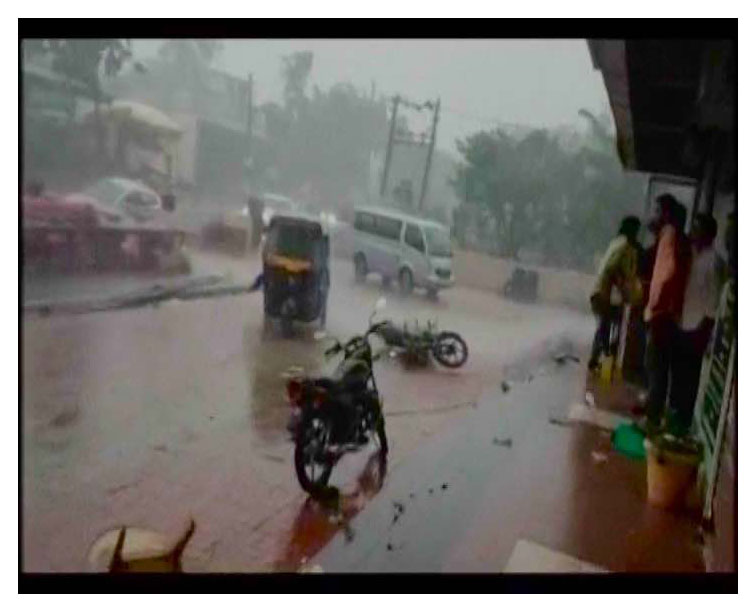 You are currently viewing Heavy Rain : भारी बारिश से 6 लोगों की मौत, नदियों सी दिखने लगीं सड़कें