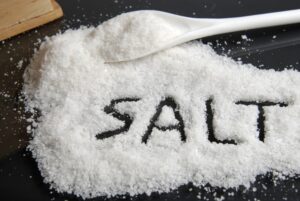 12, salt कभी मत खाएं इस तरीके से नमक, समय से पहले आ जाएगा बुढ़ापा