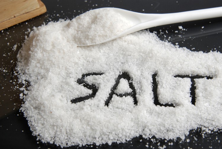 salt कभी मत खाएं इस तरीके से नमक, समय से पहले आ जाएगा बुढ़ापा