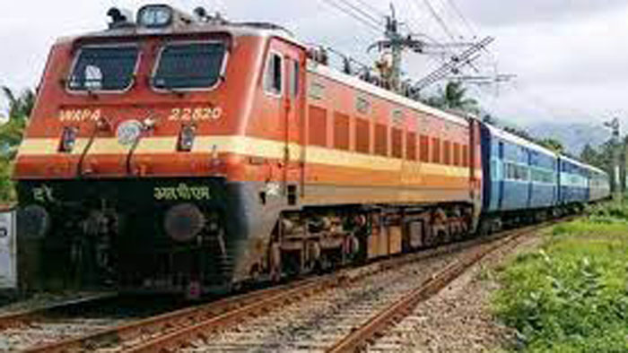 South East Central Railway Bilaspur : अधोसंरचना विकास के नाम पर रेलवे बोर्ड ने फिर रद्द की ट्रेनें..