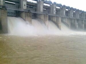 Gariaband Sondhur Dam : सोंढूर बांध से भी छोड़े गए 10 हजार क्यूसेक पानी