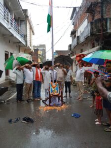 Azadi Ka Amrit Mahotsav के अवसर पर 15 अगस्त सुबह 9 बजे ध्वजारोहण कर धूमधाम से उत्साहपूर्वक मनाया गया।