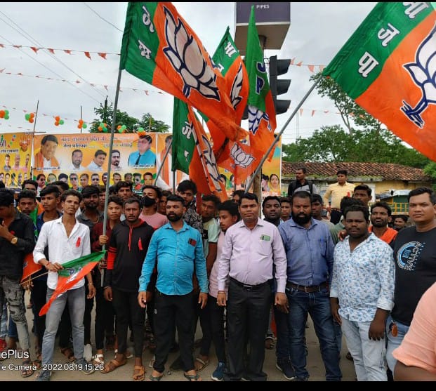 opposition leader Narayan Chandel : नेता प्रतिपक्ष बनने के बाद नगर मे प्रथम आगमन पर भाजपा पार्षद ने सैकड़ो कार्यकर्ताओं सहित पुष्प माला से किया भव्य स्वागत