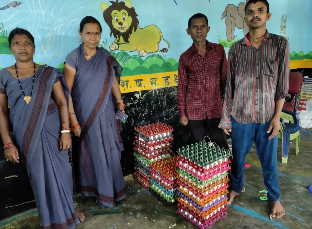 Narayanpur Special News : गौठानों में महिला स्व सहायता समूह अंडा उत्पादन कर आंगनबाड़ियों में कर रही वितरण