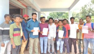 Read more about the article Chhattisgarh news today : बेरोजगार युवाओं ने कलेक्टर चंदन कुमार से लगाई गुहार