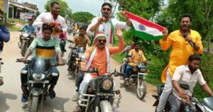 Water Abhishek in Shivling : कांग्रेस नेता डॉ. चौलेश्वर चन्द्राकर के अगुवाई में किया गया सैकड़ो शिव भक्तों के साथ शिवलिंग में जल अभिषेक