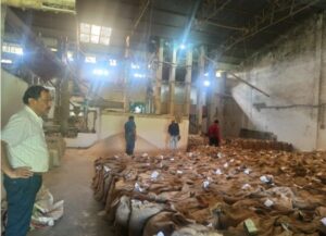Read more about the article Custom milling : कस्टम मिलिंग में लापरवाही, बालाजी राइस मिल से 208 क्विंटल धान व 102 क्विंटल चावल जब्त