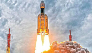Read more about the article Tricolor in Space  : अब अंतरिक्ष में फहरेगा “तिरंगा” 750 युवा छात्राओं की मेहनत एवं ISRO की पहल से होगा यह सपना पूरा