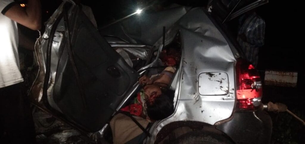 Big Accident In Tilda : मालगाड़ी के इंजन से टकराई तेज रफ्तार कार, उड़े परखच्चे...2 लोगो ने स्पॉट में ही तोड़ा दम