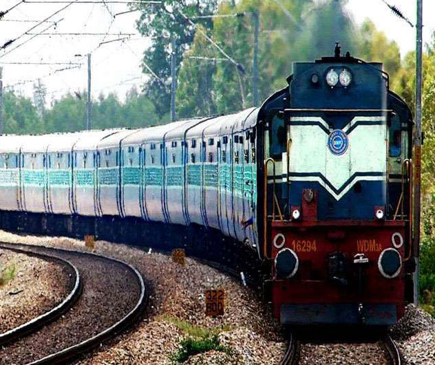 Indian Railway News : लाखों रेल यात्रियों को सौगात, आज से 10 नई ट्रेनें शुरू; चेक लिस्ट