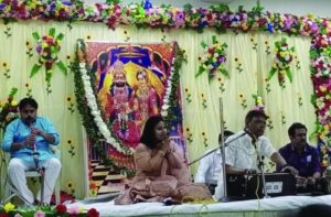 CG Rajnandgaon : गायिका अरुणा चावड़ा के भजनों से भक्ति रस में डूबा राजनांदगांव