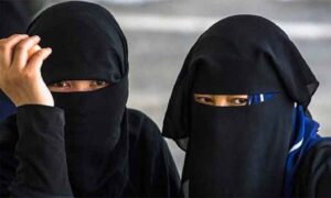 Hijab Controversy : 40 महिलाओं की मौत, 200 से ज्यादा घायल, हिजाब विवाद की आग में जल रहा यह देश...पढ़िये पूरी खबर