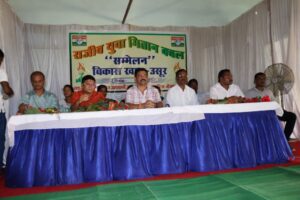Read more about the article Bijapur Today News : शासन की योजनाओं को अंतिम व्यक्ति तक पहुंचाने राजीव युवा मितान की अहम भूमिका : विक्रम मंडावी