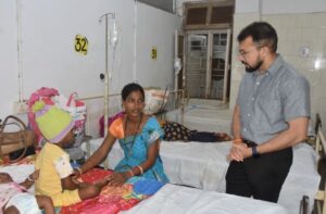 Dantewada CG News Today कलेक्टर ने अस्पताल का किया औचक निरीक्षण व्यवस्थाओं का लिया जायजा