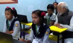 Read more about the article PM To Visit Gujarat Today : क्लासरूम में पढ़ाई करते दिखे पीएम मोदी, अडालज में शुरू हुआ स्कूल ऑफ एक्सीलेंस