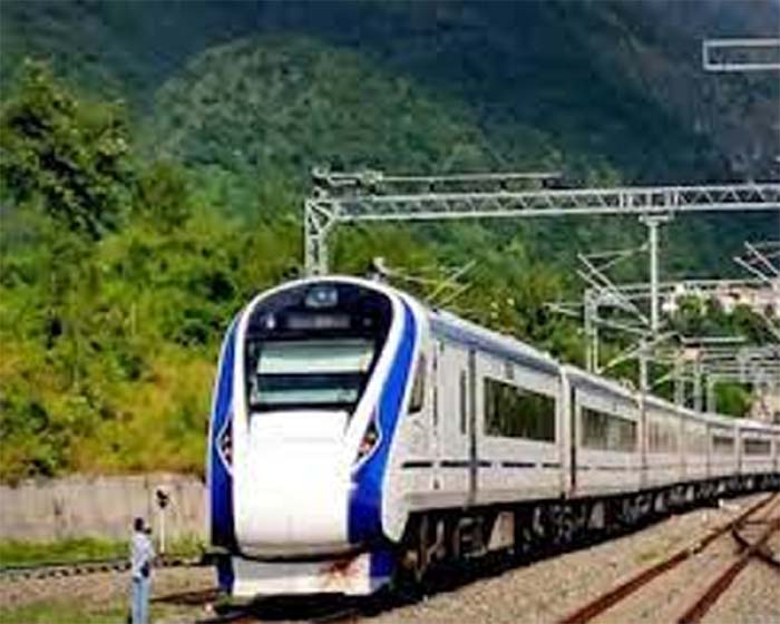 Read more about the article 4th Vande Bharat Train : चौथी वंदे भारत ट्रेन को आज हरी झंडी दिखाएंगे पीएम मोदी, हिमाचल में करेंगे विकास परियोजनाओं का उद्घाटन