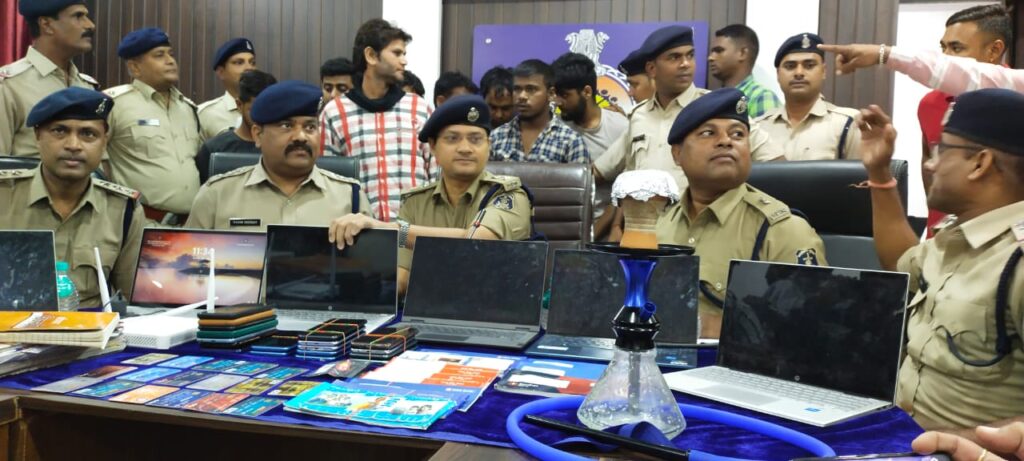 Bhilai Crime News : ऑन लाईन सट्टा महादेव एप्प का संचालन करते हुये, भिलाई के 5 आरोपी पकड़ाये