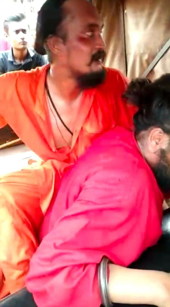 साधुओं की पिटाई : वीडियो के आधार पर 40 लोगों की पहचान , चार गिरफ्तार .. सुनिए एसपी ने क्या कहा