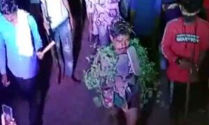 Madhya Pradesh News : पत्नी को लेने गया था ससुराल, दामाद को चप्पलों की माला पहनाकर डीजे की थाप पर निकाला जुलूस...जानिए आखिर मामला क्या है