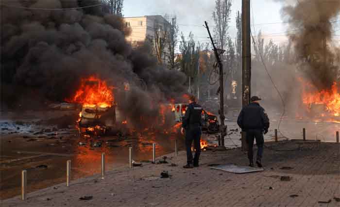 Ukraine is under missile attack : क्रीमिया में विस्फोट से स्तब्ध रूस, यूक्रेन की राजधानी कीव पर दागी 75 मिसाइलें; 12 मृत
