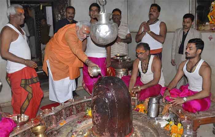 Shri Mahakaleshwar Temple : प्रधानमंत्री नरेंद्र मोदी को नहीं मिलेगा बाबा महाकाल के जा​लाभिषेक का सौभाग्य, मंदिर के मुख्य पुजारी ने कही ये बड़ी बात, जानिए वजह