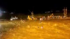 Bengal breaking मौत का सैलाब : बंगाल में दुर्गा प्रतिमा विसर्जन के दौरान माल नदी में आठ लोग डूबे