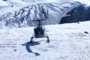 Read more about the article Landslides in Ladakh लद्दाख में लैंडस्लाइड की चपेट में आए 3 सैन्य वाहन, 6 जवानों की मौत