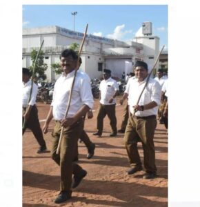 Read more about the article Vijayadashami festival विजयदशमी उत्सव व पथ संचालन कार्यक्रम में शामिल हुए राजेश श्यामकर