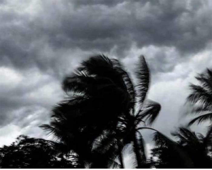 Cyclone Sitarang : चक्रवात सीतरंग का कहर, 7 लोगों की मौत, भारत के इन राज्यों में हाई अलर्ट