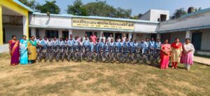 Chhattisgarh : सकरेली कला में छात्राओं को किया गया साइकिल वितरण