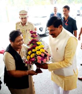 Read more about the article Chhattisgarh : छत्तीसगढ़ की राज्यपाल सुश्री उइके का उज्जैन आगमन पर आत्मीय स्वागत