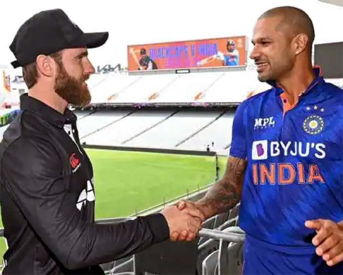 IND vs NZ 3rd ODI Today : 55 रन के स्कोर पर दोनों भारतीय ओपनर पवेलियन लौटे, श्रेयस और पंत क्रीज पर