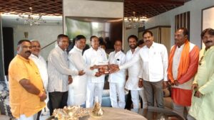 Read more about the article Kasdol News : शिवमहापुराण के लिए आमंत्रित किये पूर्व विधानसभा अध्यक्ष गौरीशंकर अग्रवाल जी को