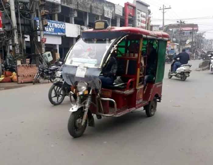 E-Rickshaw : अब सड़कों पर नहीं चलेंगे ई-रिक्शा, सरकार ने जारी किया आदेश
