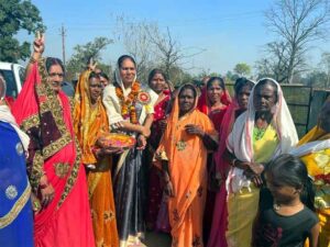 MLA Savitri Mandavi : भानुप्रतापपुर उपचुनाव के विजयी पश्चात जनता का आभार देने गांव गांव पहुंच रही विधायक सावित्री मंडावी।