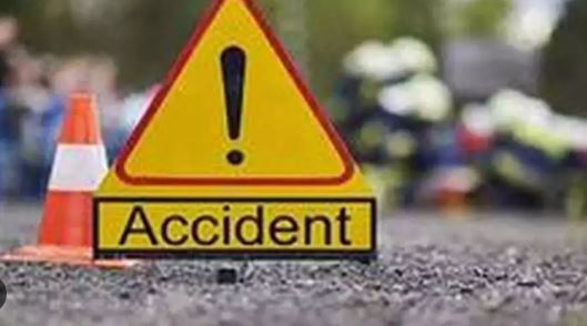 Six killed as tractor overturns in Andhra