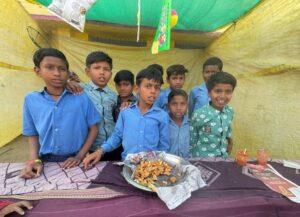 Read more about the article Government शासकीय हाई सेकेंडरी स्कूल को कोदवा के प्रांगण में विद्यार्थियों के द्वारा किया गया आनंद मेला का आयोजन
