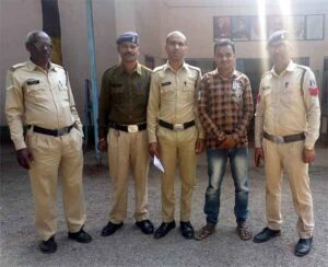 Read more about the article Dhamtari Police : धमतरी पुलिस द्वारा गरियाबंद के परिवाद के मामले के स्थाई वारंटी को किया गया गिरफ्तार