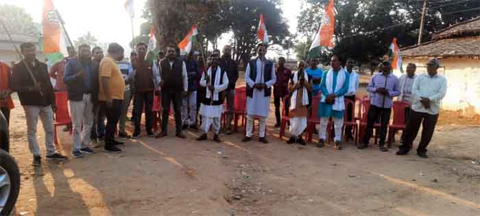 Block Congress Committee Udaipur : ब्लॉक कांग्रेस कमेटी उदयपुर के पदाधिकारियों ने हाथ जोड़ो यात्रा के तहत शुरू की पदयात्रा