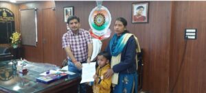 Read more about the article (Surajpur latest news) सूरजपुर में महज साढे पांच साल का बच्चा बना नन्हा सिपाही