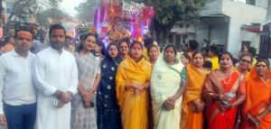 Read more about the article (Historical procession of Lord Shiva) नगर में निकली ऐतेहासिक शिव जी की बारात में बाराती बन शामिल हुईं  विधायक