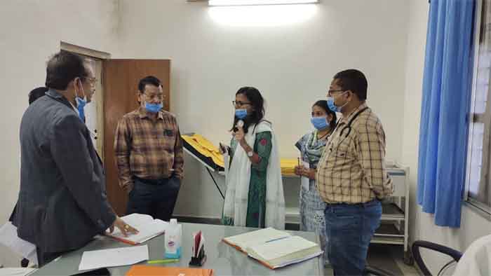 Collector Richa Prakash Chowdhary : नवपदस्थ कलेक्टर ने जिला चिकित्सालय का किया औचक निरीक्षण