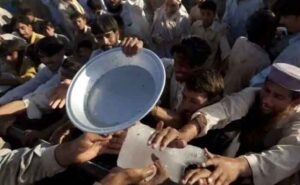 Pakistan : द‍िवाल‍िया होने की कगार पर पाक‍िस्‍तान, जनता में मचा है कोहराम....चिकन 800-टमाटर ₹200 प्रति किलो