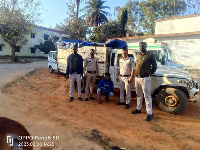 Big Action Of Surajpur Police : अवैध कोयला के कारोबार पर सूरजपुर पुलिस की बड़ी कार्यवाही, 10 लाख 85 हजार रूपये कीमत के 108.5 टन कोयला जप्त।